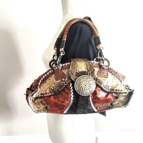 Unique, one of a kind, leather and snake skin bag by Novi Sudiono. - Picture 4 of 12